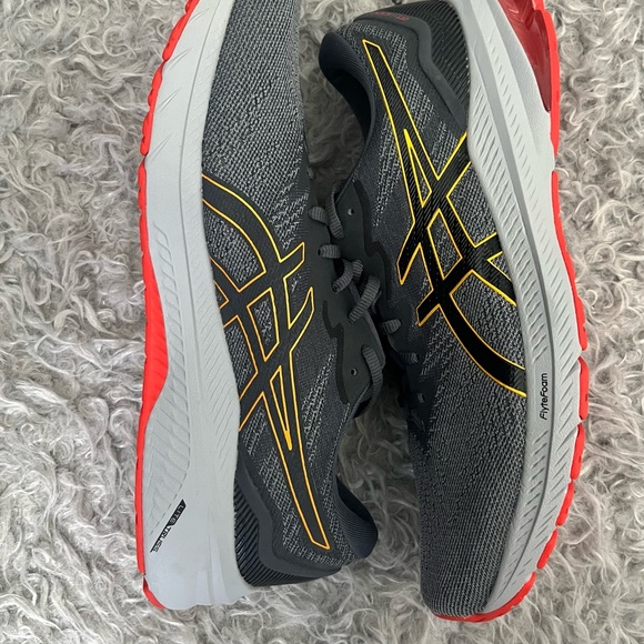 ASICS GT-1000 Size 12.5 Like New! - Picture 7 of 10